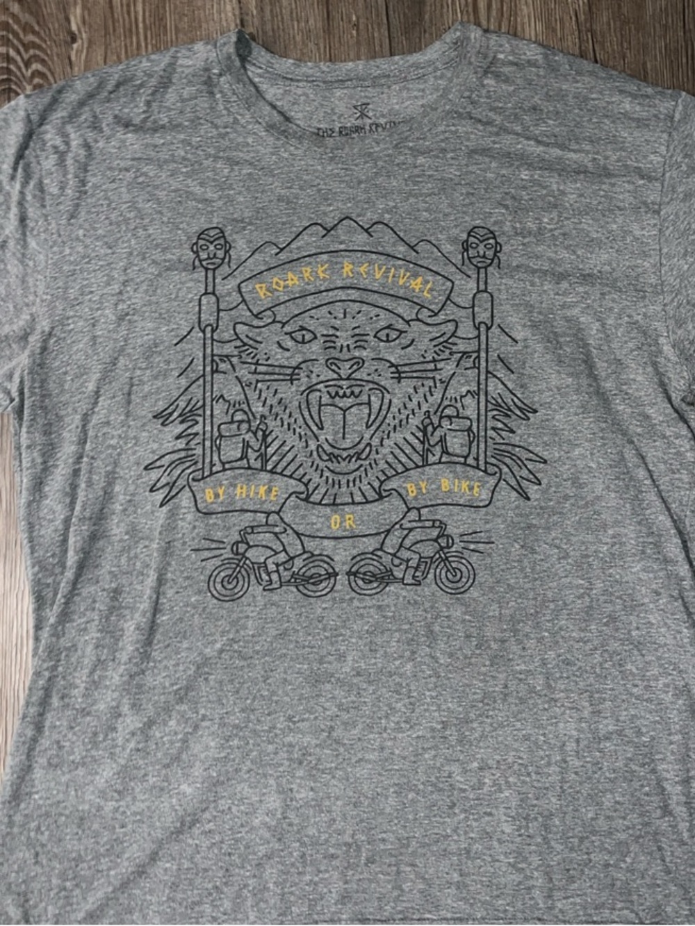 ROARK REVIVAL Gray Graphic Crew Tee with Tiger Moto Design